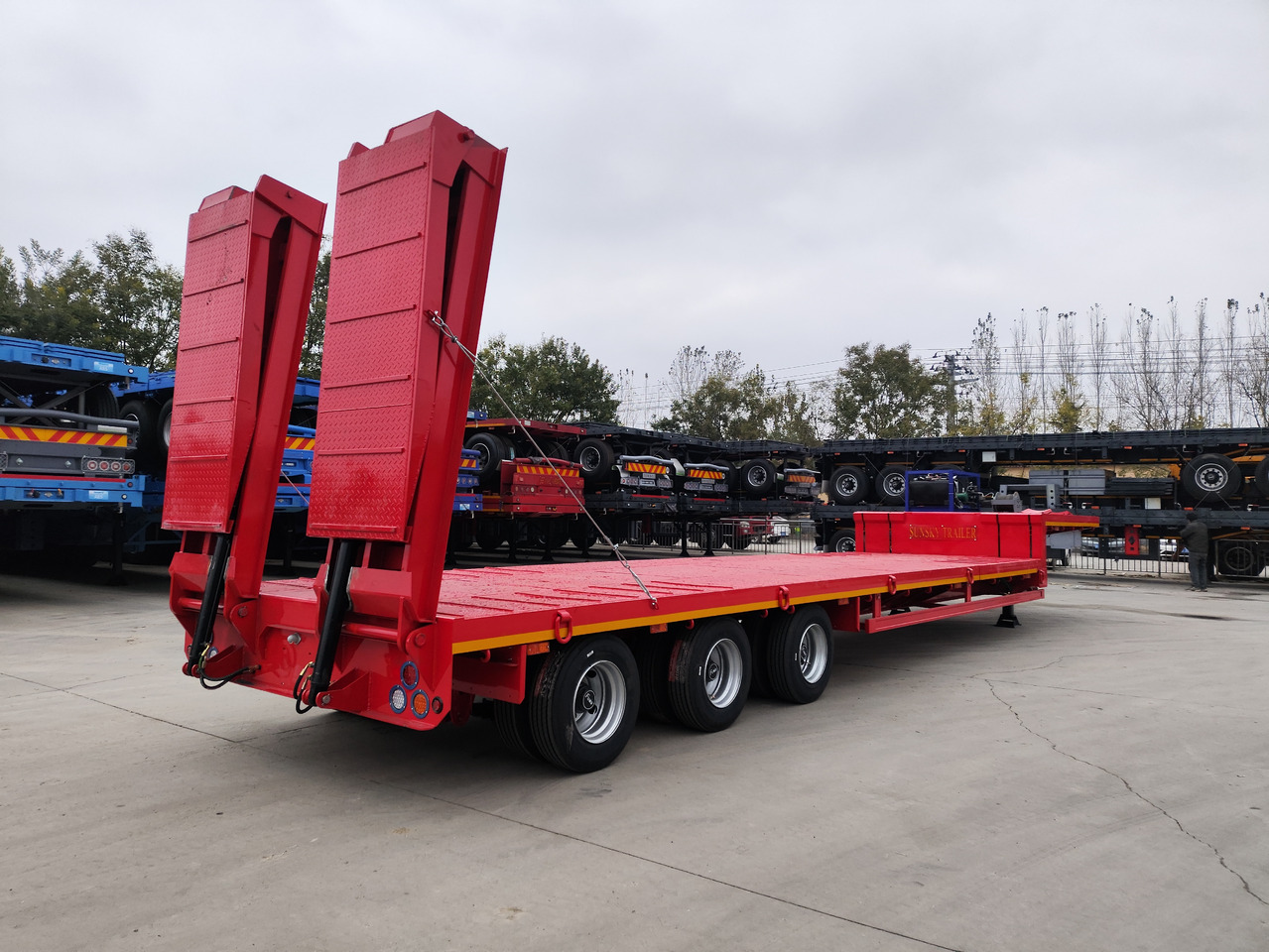 SUNSKY 30Ton lowbed trailer - Niska poluprikolica za prevoz: slika 3 SUNSKY 30Ton lowbed trailer - Niska poluprikolica za prevoz: slika 3