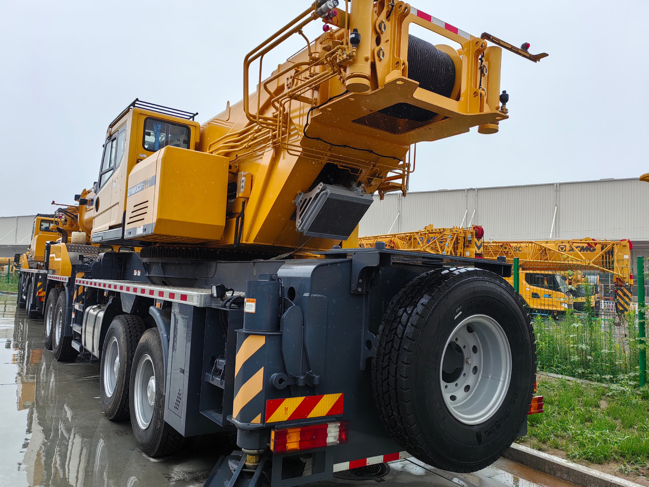 XCMG Factory 180 Ton Used QY180K5C Telescopic Boom Truck Mounted Crane Price List - Pokretni kran: slika 5 XCMG Factory 180 Ton Used QY180K5C Telescopic Boom Truck Mounted Crane Price List - Pokretni kran: slika 5