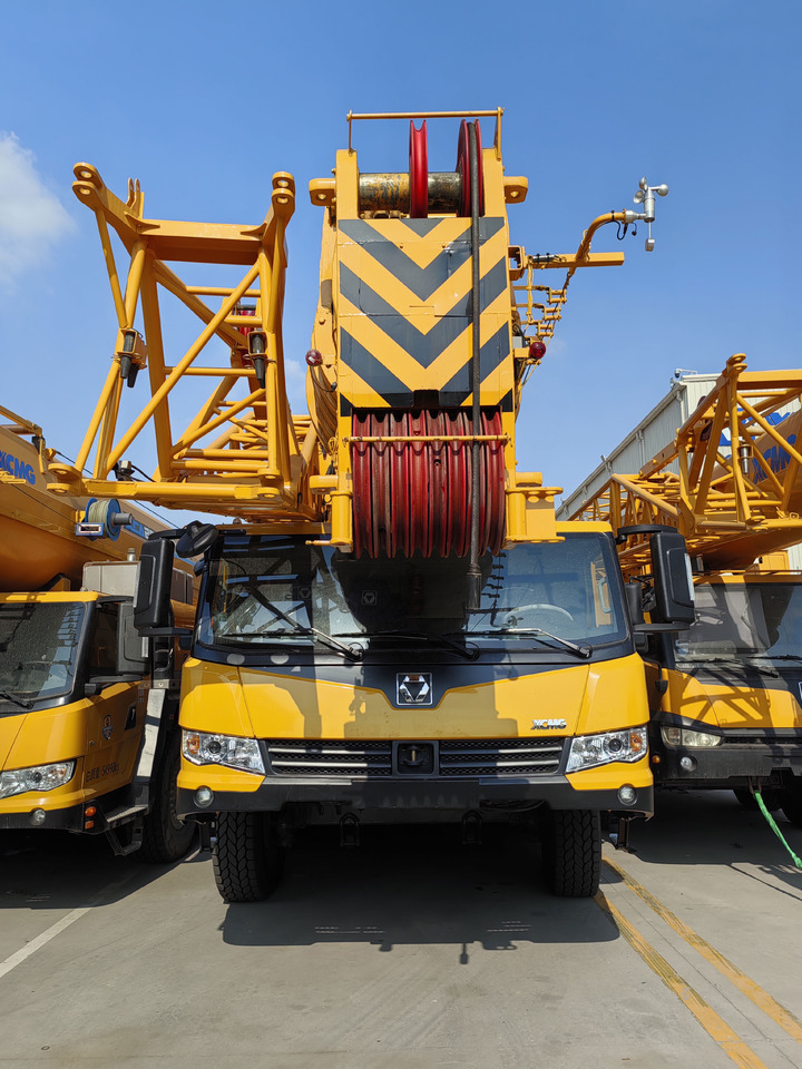 XCMG Factory Second Hand Mobile Truck Crane QAY200 200 Ton All Terrain Cranes In Good Condition - Autokran za sve terene: slika 4 XCMG Factory Second Hand Mobile Truck Crane QAY200 200 Ton All Terrain Cranes In Good Condition - Autokran za sve terene: slika 4
