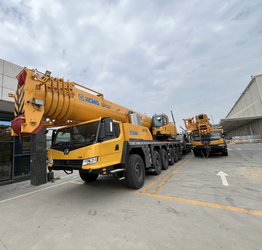XCMG Factory Second Hand Mobile Truck Crane QAY200 200 Ton All Terrain Cranes In Good Condition - Autokran za sve terene: slika 3 XCMG Factory Second Hand Mobile Truck Crane QAY200 200 Ton All Terrain Cranes In Good Condition - Autokran za sve terene: slika 3