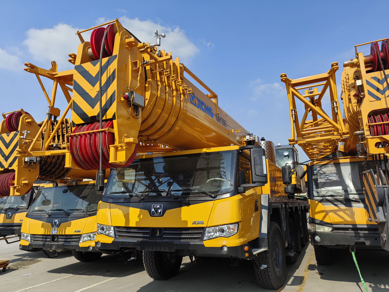 XCMG Factory Second Hand Mobile Truck Crane QAY200 200 Ton All Terrain Cranes In Good Condition - Autokran za sve terene: slika 2 XCMG Factory Second Hand Mobile Truck Crane QAY200 200 Ton All Terrain Cranes In Good Condition - Autokran za sve terene: slika 2