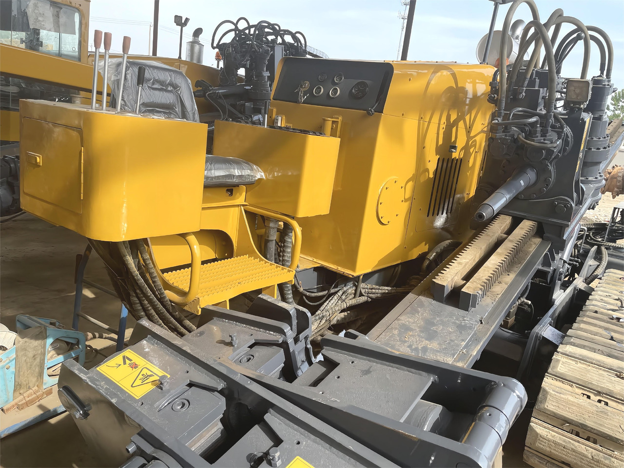 XCMG HDD 320KN Used Horizontal Directional Drilling Machine XZ320D for sale - Mašina za usmereno bušenje: slika 2 XCMG HDD 320KN Used Horizontal Directional Drilling Machine XZ320D for sale - Mašina za usmereno bušenje: slika 2