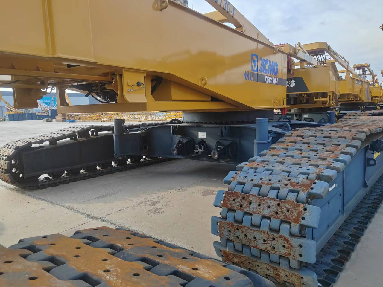 XCMG Officail Used Hydraulic Crane 130 Ton XGC130-I Mobile Crawler Crane For Sale - Kran guseničar: slika 3 XCMG Officail Used Hydraulic Crane 130 Ton XGC130-I Mobile Crawler Crane For Sale - Kran guseničar: slika 3