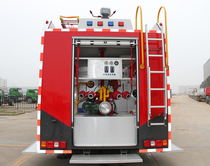 Vatrogasni kamion XCMG Official 2024 Year Used Fire Fighting Truck YZR5110 China Water Tank Fire Rescue Truck For Sale: slika 8