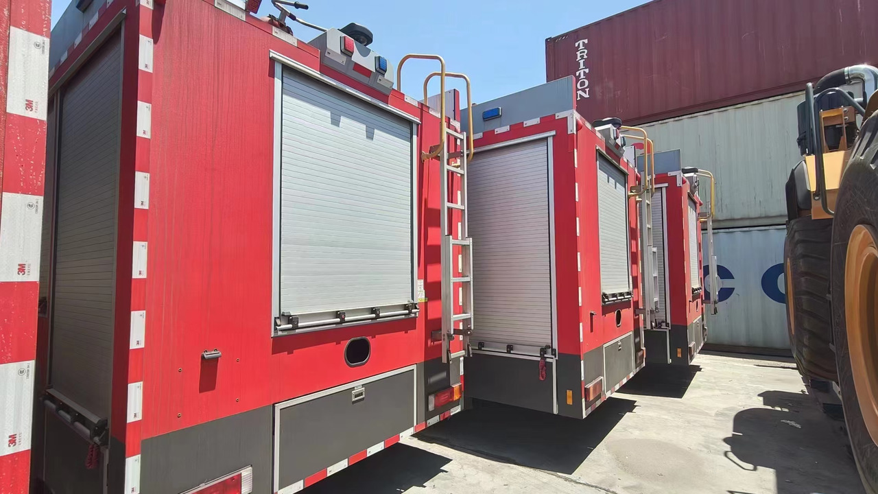 Vatrogasni kamion XCMG Official 2024 Year Used Fire Fighting Truck YZR5110 China Water Tank Fire Rescue Truck For Sale: slika 9