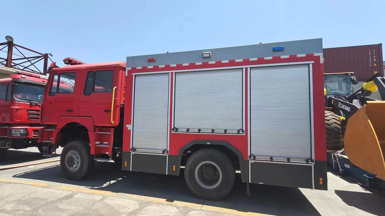 Vatrogasni kamion XCMG Official 2024 Year Used Fire Fighting Truck YZR5110 China Water Tank Fire Rescue Truck For Sale: slika 6