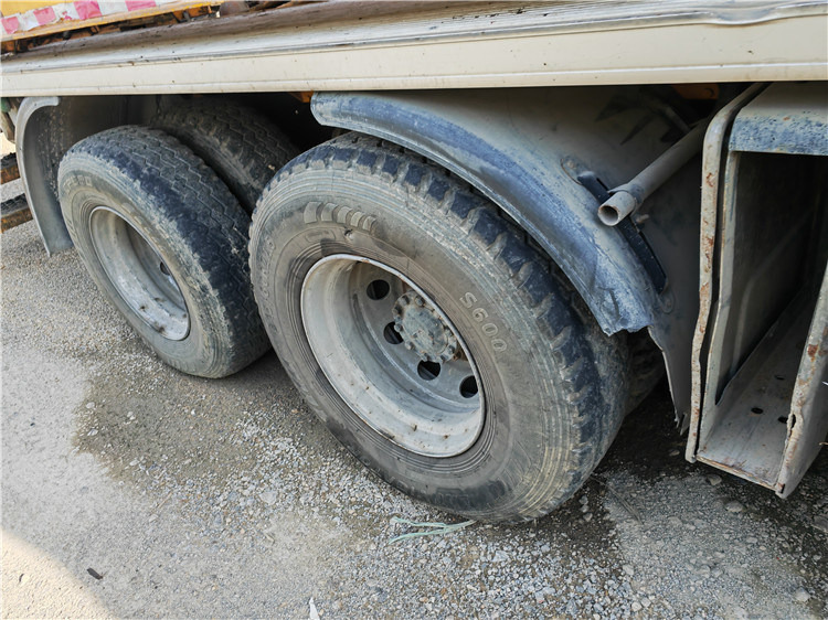 XCMG Official Hb56K Second Hand 56m Truck-Mounted Concrete Pump Truck for Sale - Auto pumpa za beton: slika 5 XCMG Official Hb56K Second Hand 56m Truck-Mounted Concrete Pump Truck for Sale - Auto pumpa za beton: slika 5