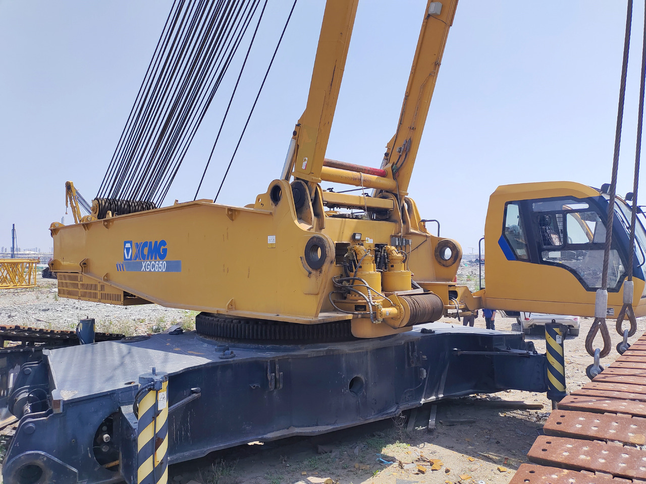 XCMG Official Hydraulic Lifting Crawler Crane XGC650 650 Used Mobile Crane Price For Sale - Kran guseničar: slika 4 XCMG Official Hydraulic Lifting Crawler Crane XGC650 650 Used Mobile Crane Price For Sale - Kran guseničar: slika 4