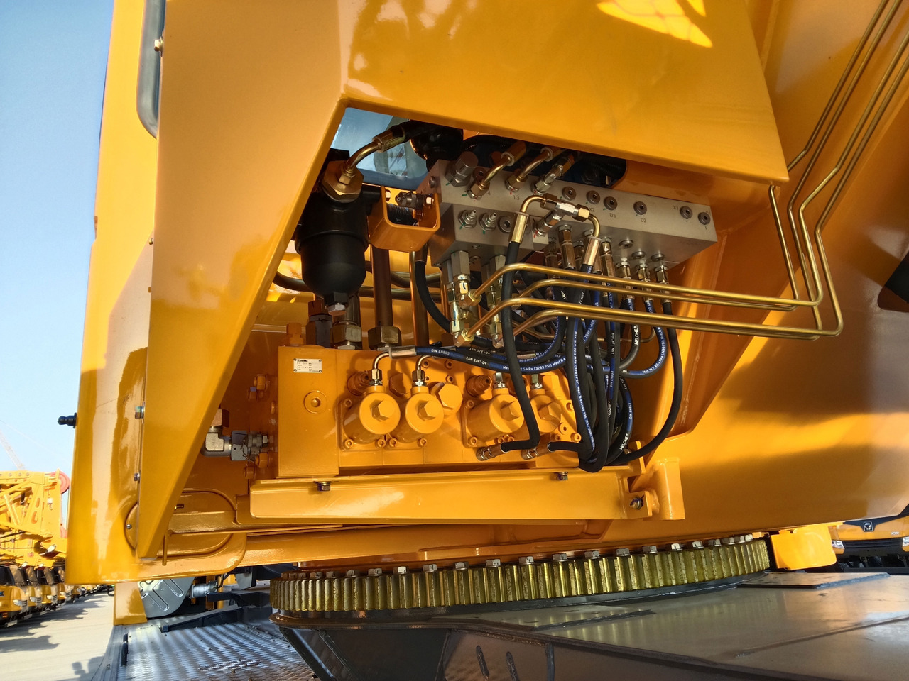 XCMG Official QY50K5D_2 Used Mobile Hydraulic Crane 50Ton Hydraulic Lifting Crane Hot Sale - Pokretni kran: slika 4 XCMG Official QY50K5D_2 Used Mobile Hydraulic Crane 50Ton Hydraulic Lifting Crane Hot Sale - Pokretni kran: slika 4