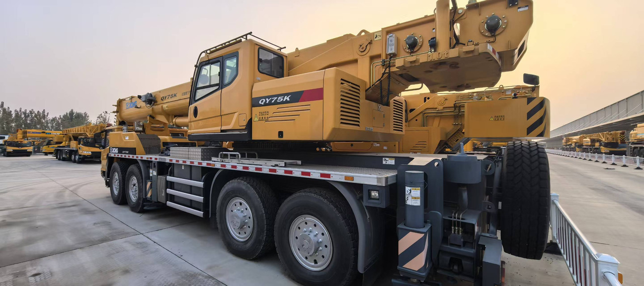 XCMG Official Second Hand Hydraulic Truck Crane QY75K 75ton Mobile Crane For Sale - Pokretni kran: slika 2 XCMG Official Second Hand Hydraulic Truck Crane QY75K 75ton Mobile Crane For Sale - Pokretni kran: slika 2