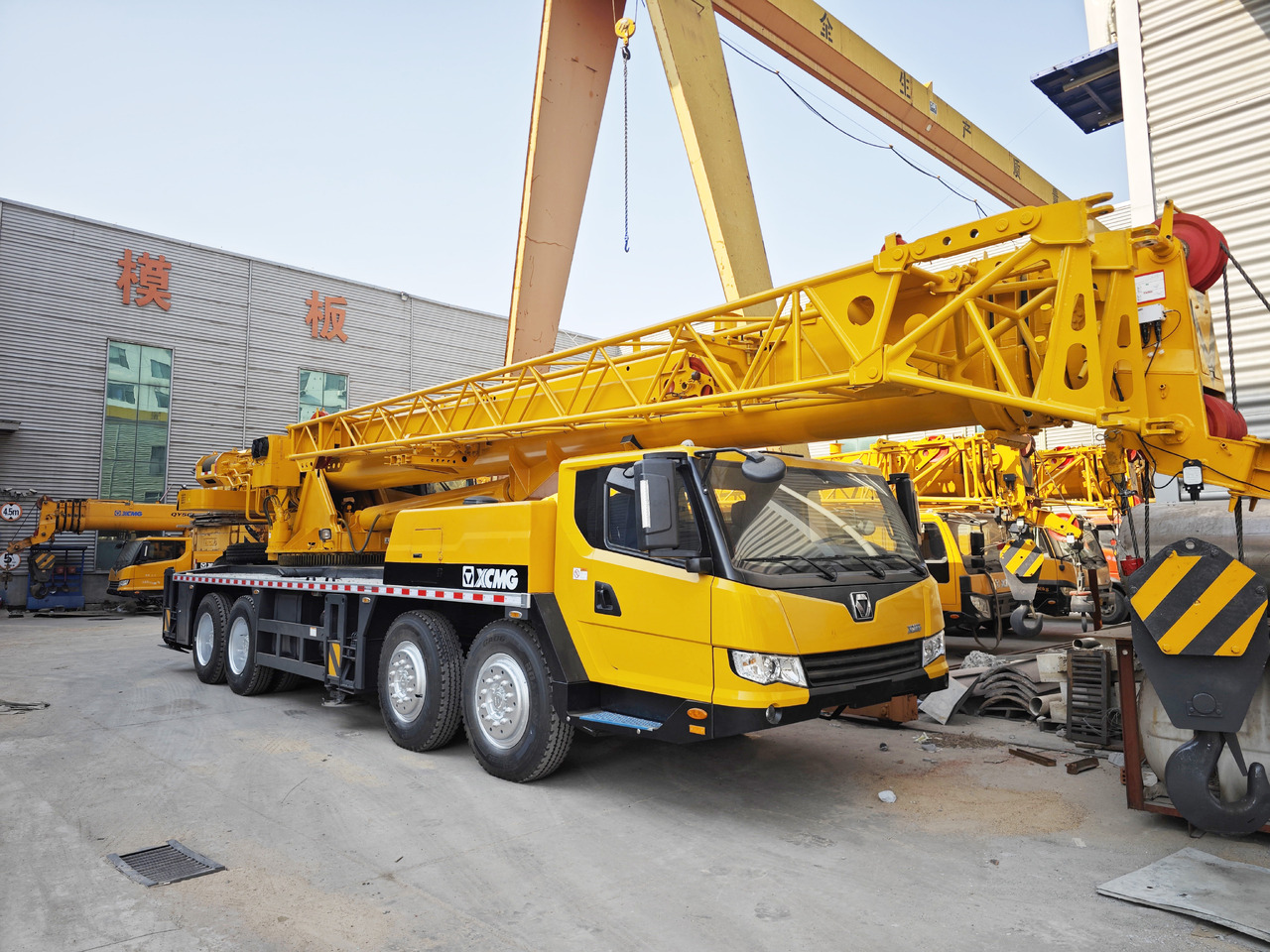 XCMG Official Second Hand Mobile Crane 50 Ton Hydraulic Truck Crane Price - Pokretni kran: slika 2 XCMG Official Second Hand Mobile Crane 50 Ton Hydraulic Truck Crane Price - Pokretni kran: slika 2