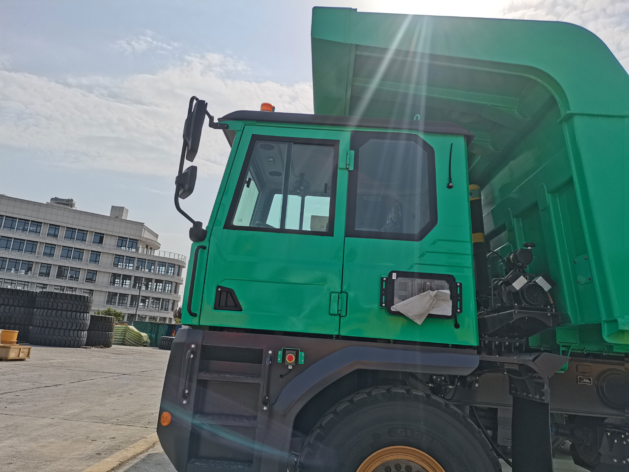 XCMG Official Used Dump Trucks 6x4 XDR80TE 72 Ton China Tipper Trucks For Sale - Kiper: slika 4 XCMG Official Used Dump Trucks 6x4 XDR80TE 72 Ton China Tipper Trucks For Sale - Kiper: slika 4