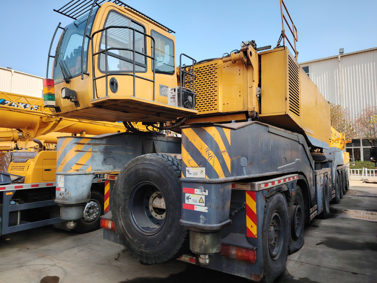 XCMG Official Used Heavy Duty Hydraulics Crane QAY650A All Terrain Cranes For Sale 650 Ton - Autokran za sve terene: slika 4 XCMG Official Used Heavy Duty Hydraulics Crane QAY650A All Terrain Cranes For Sale 650 Ton - Autokran za sve terene: slika 4