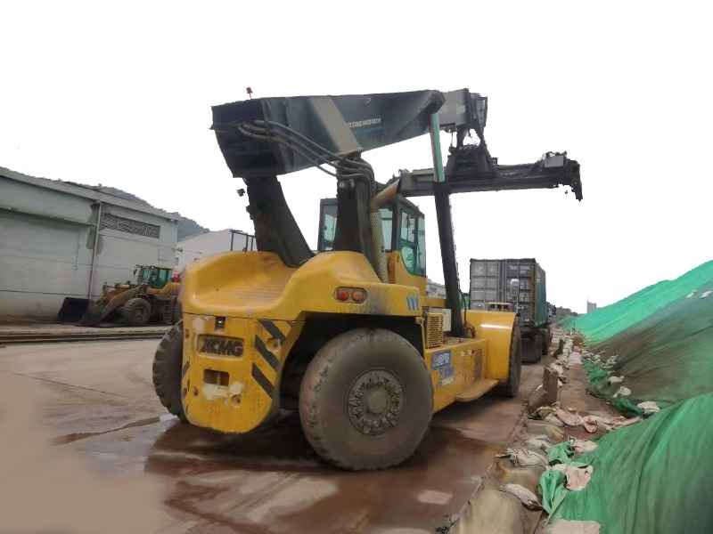 XCMG Official Used Mobile Reach Stacker 45 Tons XCS4531K For Container Price List - Dizalica za kontejnere: slika 3 XCMG Official Used Mobile Reach Stacker 45 Tons XCS4531K For Container Price List - Dizalica za kontejnere: slika 3