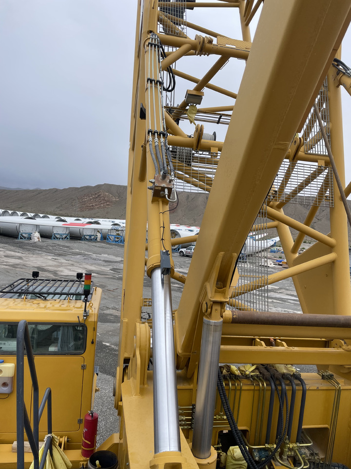 XCMG Official Used Telescopic Crawler Crane XGC11000A 1000 Ton Heavy Duty Lattice Boom Crawler Crane Sale - Kran guseničar: slika 4 XCMG Official Used Telescopic Crawler Crane XGC11000A 1000 Ton Heavy Duty Lattice Boom Crawler Crane Sale - Kran guseničar: slika 4
