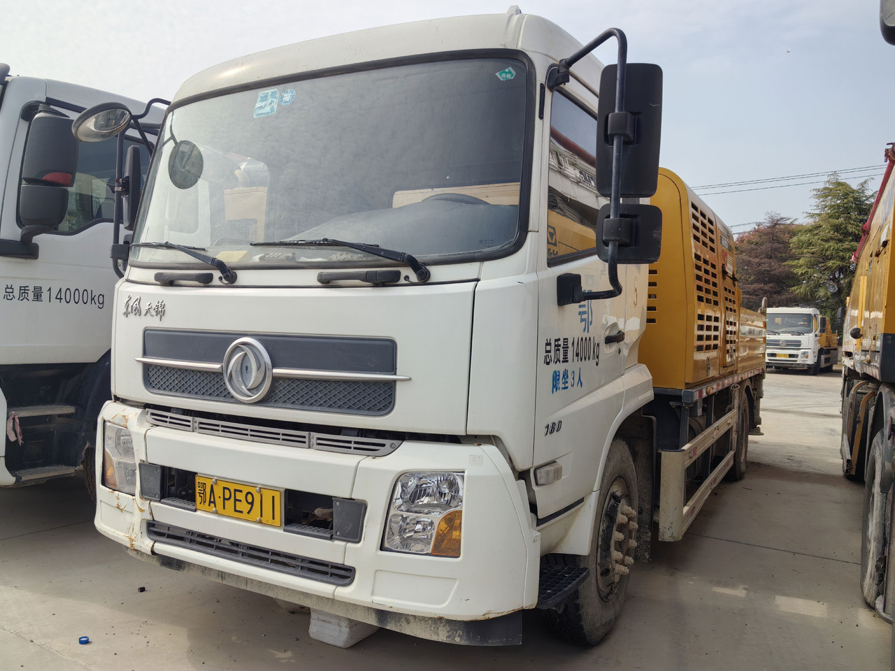 XCMG Official Used Truck Mounted Concrete Pump HBC10022 In Good Condition - Auto pumpa za beton: slika 2 XCMG Official Used Truck Mounted Concrete Pump HBC10022 In Good Condition - Auto pumpa za beton: slika 2