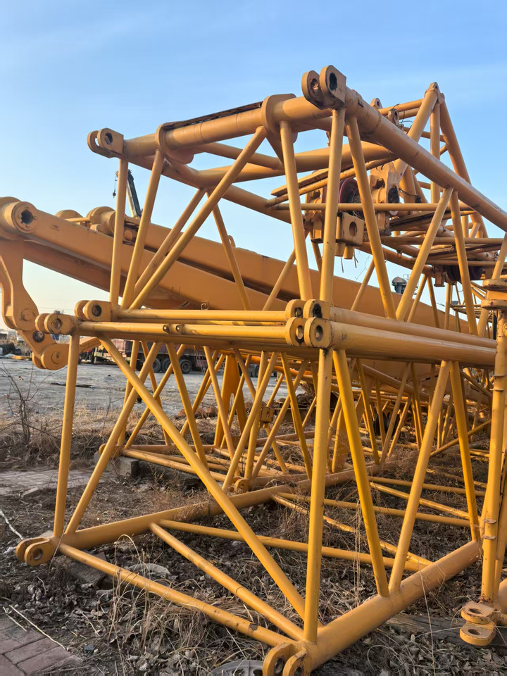 XCMG QAY500 used 500ton diesel all terrain truck crane with telescopic arm price - Autokran za sve terene: slika 4 XCMG QAY500 used 500ton diesel all terrain truck crane with telescopic arm price - Autokran za sve terene: slika 4