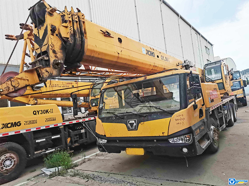 XCMG QY25K-II 25ton 2014 used second hand pickup crane for sale - Pokretni kran: slika 5 XCMG QY25K-II 25ton 2014 used second hand pickup crane for sale - Pokretni kran: slika 5