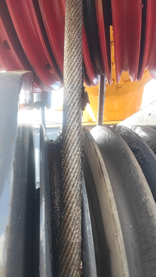 XCMG Truck crane Second Hand mobile hydraulic crane QAY160 Used - Pokretni kran: slika 5 XCMG Truck crane Second Hand mobile hydraulic crane QAY160 Used - Pokretni kran: slika 5