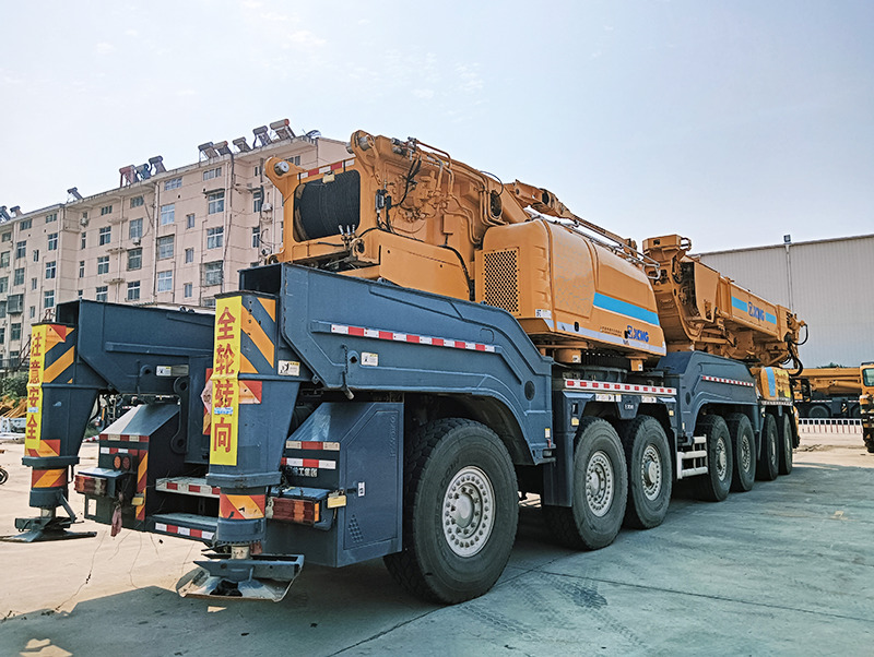 XCMG XCA500 used 500 ton hydraulic telescopic boom all terrain crane - Autokran za sve terene: slika 5 XCMG XCA500 used 500 ton hydraulic telescopic boom all terrain crane - Autokran za sve terene: slika 5
