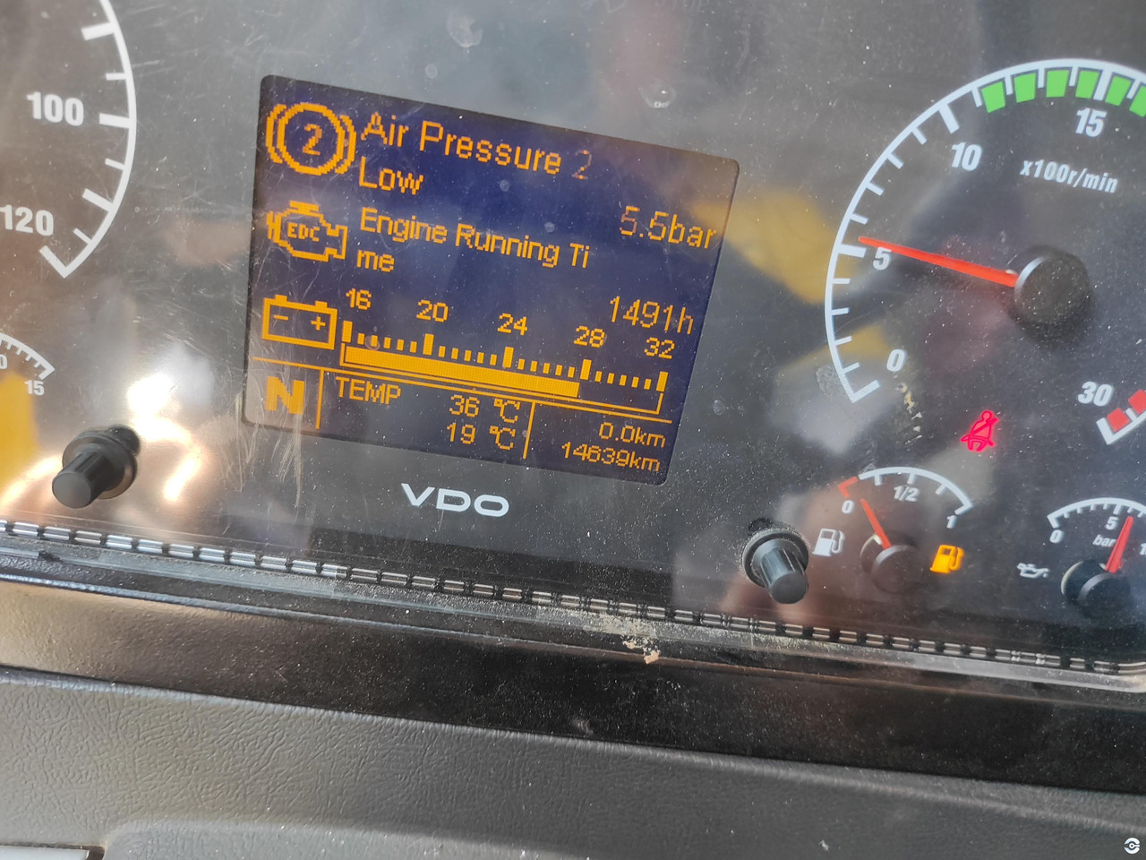 XCMG XCT100_M 100ton 2021 used mobile truck crane for sale - Pokretni kran: slika 4 XCMG XCT100_M 100ton 2021 used mobile truck crane for sale - Pokretni kran: slika 4