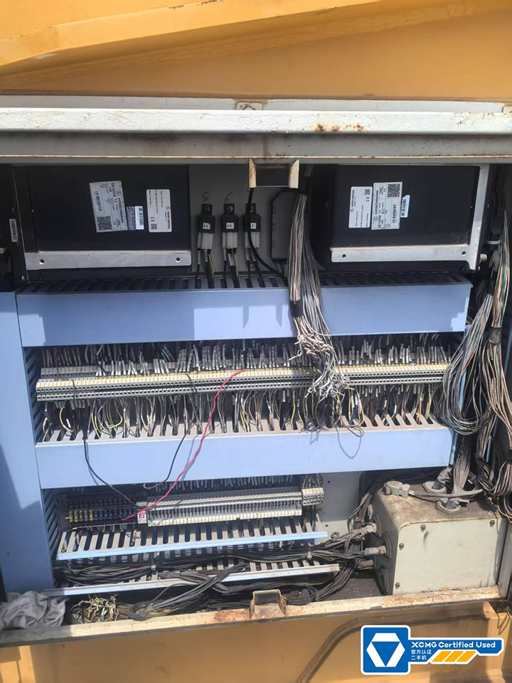 XCMG XGC500 500ton used hydraulic lift machine price - Kran guseničar: slika 3 XCMG XGC500 500ton used hydraulic lift machine price - Kran guseničar: slika 3