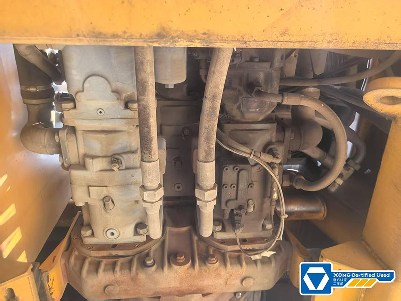 XCMG XGC500 500ton used hydraulic lift machine price - Kran guseničar: slika 4 XCMG XGC500 500ton used hydraulic lift machine price - Kran guseničar: slika 4