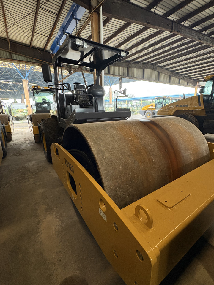 XCMG XS123 12ton used hydraulic road roller price - Valjak za puteve: slika 5 XCMG XS123 12ton used hydraulic road roller price - Valjak za puteve: slika 5