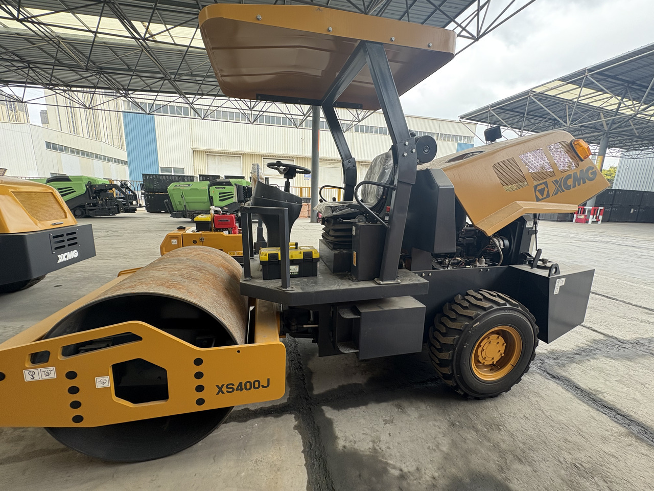 XCMG XS400J 4ton Mechancial Single Drum Vibratory Road Roller Price - Valjak za puteve: slika 3 XCMG XS400J 4ton Mechancial Single Drum Vibratory Road Roller Price - Valjak za puteve: slika 3