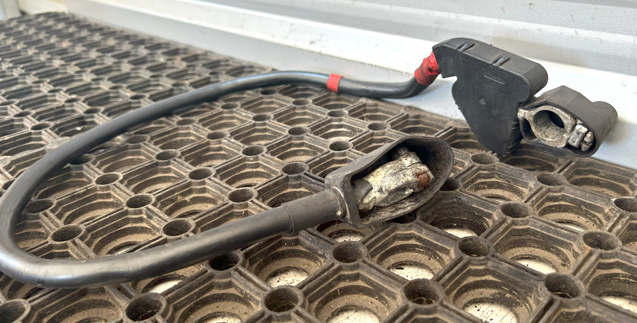 DAF BEM ECU CLAMP CONNECTOR - Senzor: slika 2 DAF BEM ECU CLAMP CONNECTOR - Senzor: slika 2