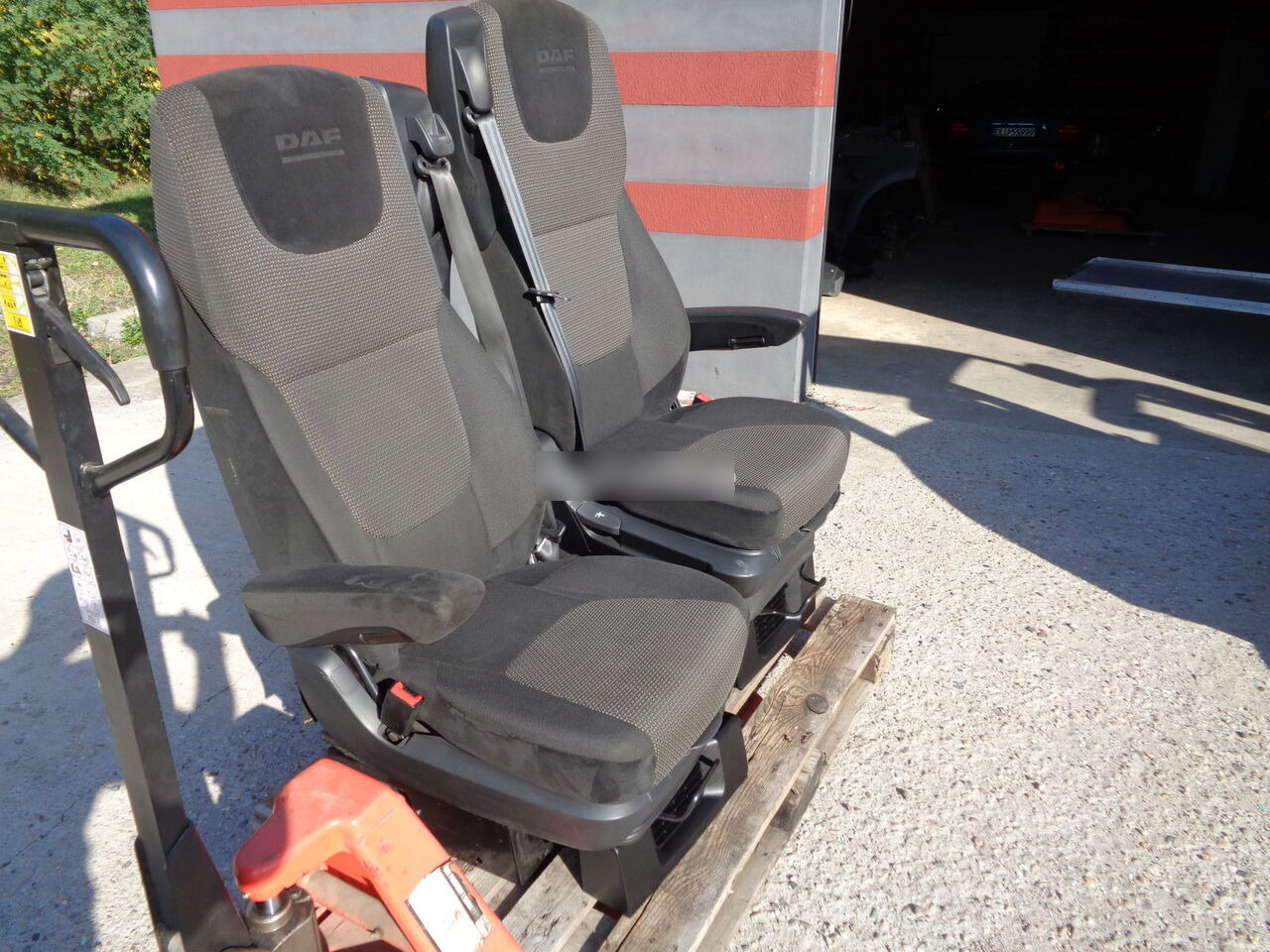 DAF XF 105 106 SET DAF XF 105 106 truck - Sedište za Kamion: slika 3 DAF XF 105 106 SET DAF XF 105 106 truck - Sedište za Kamion: slika 3