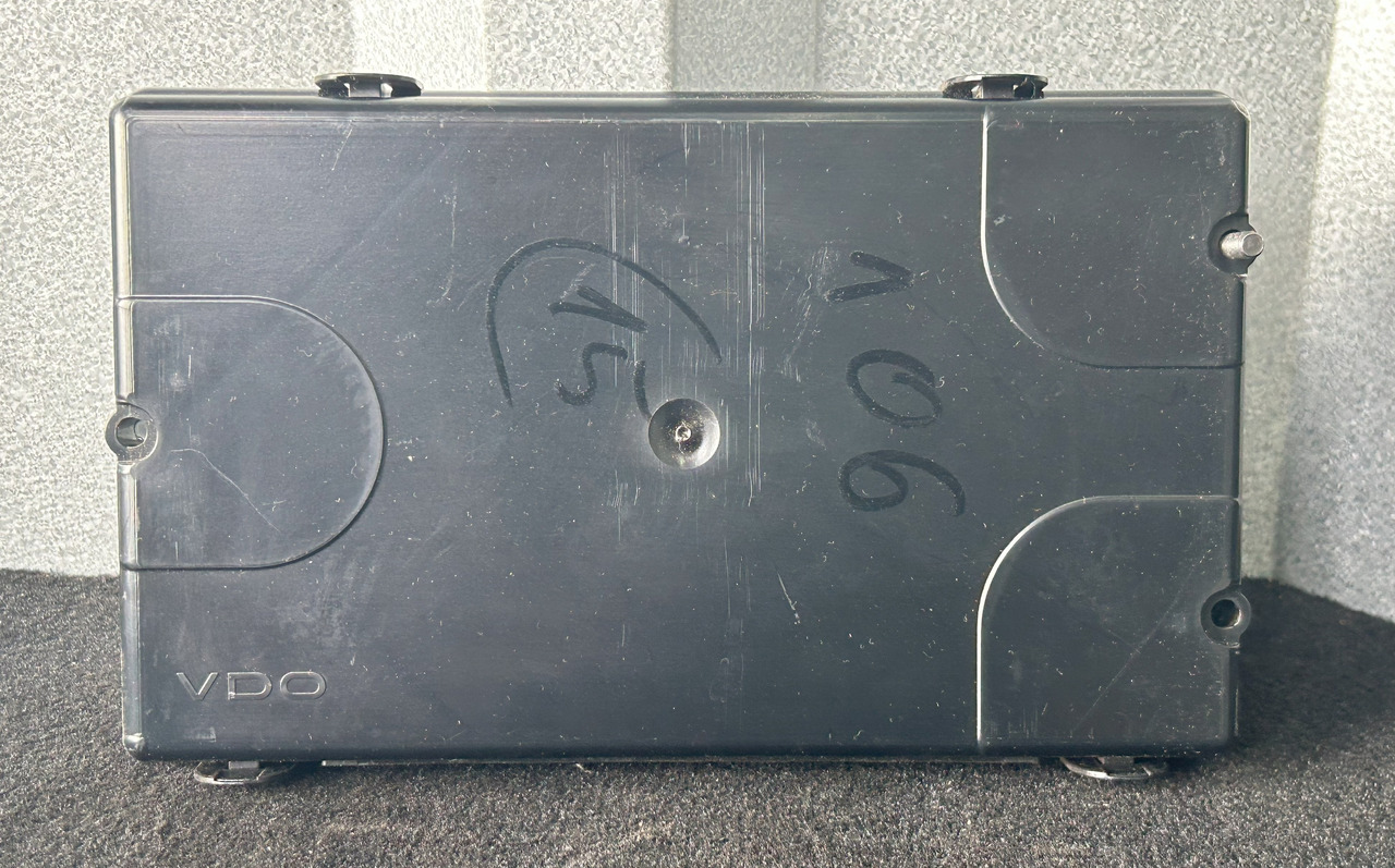 DAF XF 106 480 VIC3-500 2139671 VERSION 1.0 - Upravljačka jedinica za Kamion: slika 1 DAF XF 106 480 VIC3-500 2139671 VERSION 1.0 - Upravljačka jedinica za Kamion: slika 1