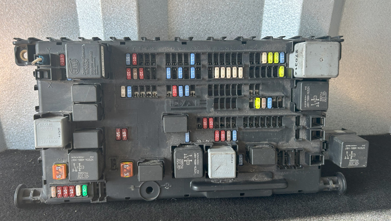 DAF XF 106 FUSE BOX - Osigurač: slika 1 DAF XF 106 FUSE BOX - Osigurač: slika 1