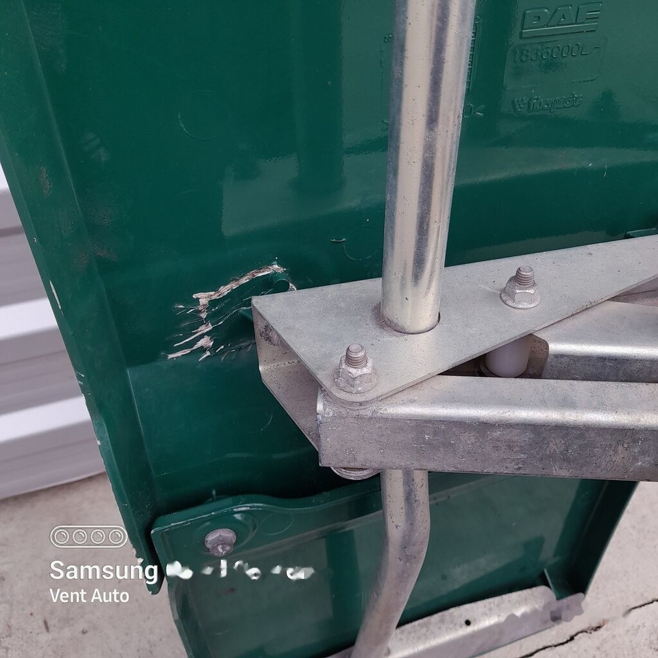 DAF XF 106 LIFT LH 1836000 DAF XF 106 LIFT 1836000 LH truck - Aerodinamika/ Spojler za Kamion: slika 2 DAF XF 106 LIFT LH 1836000 DAF XF 106 LIFT 1836000 LH truck - Aerodinamika/ Spojler za Kamion: slika 2
