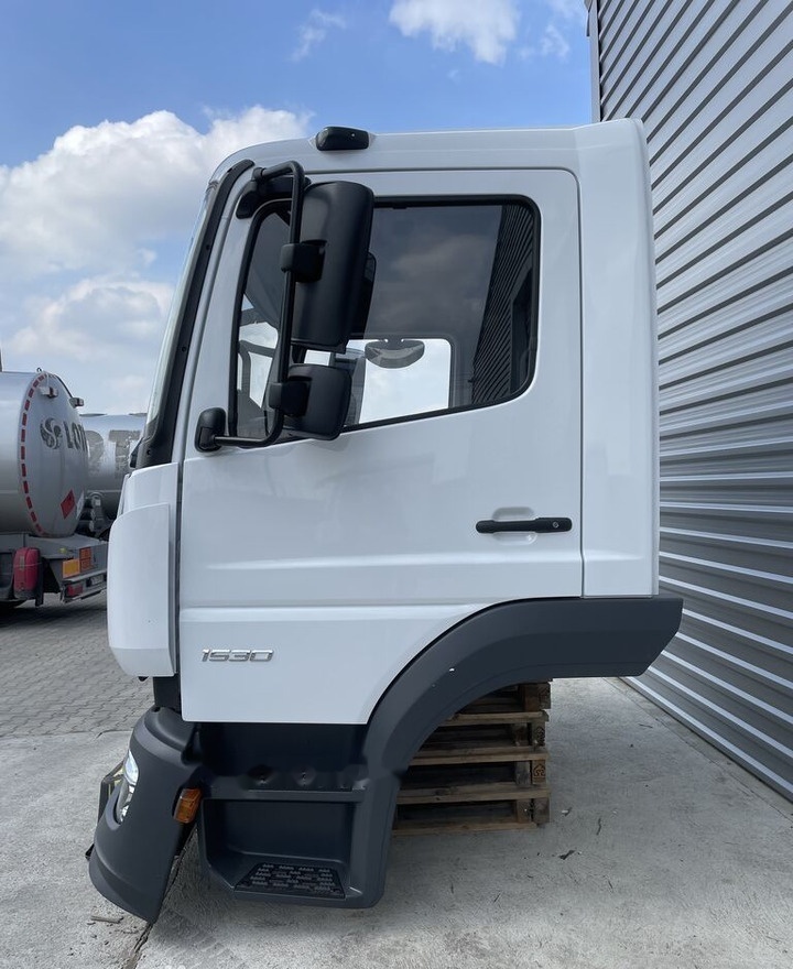 FRONT BUMPER COMPLETE EXTRA COST 800EU Mercedes-Benz ATEGO S-cab ClassicSpace, 2.30 m 2023 Mercedes-Benz ATEGO truck - Kabina za Kamion: slika 5 FRONT BUMPER COMPLETE EXTRA COST 800EU Mercedes-Benz ATEGO S-cab ClassicSpace, 2.30 m 2023 Mercedes-Benz ATEGO truck - Kabina za Kamion: slika 5