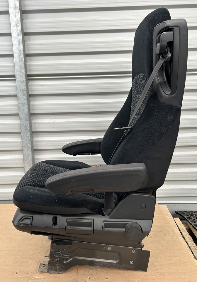 Grammer Grammer DRIVER'S SEAT MERCEDES ACTROS MP4 - Sedište za Kamion: slika 3 Grammer Grammer DRIVER'S SEAT MERCEDES ACTROS MP4 - Sedište za Kamion: slika 3