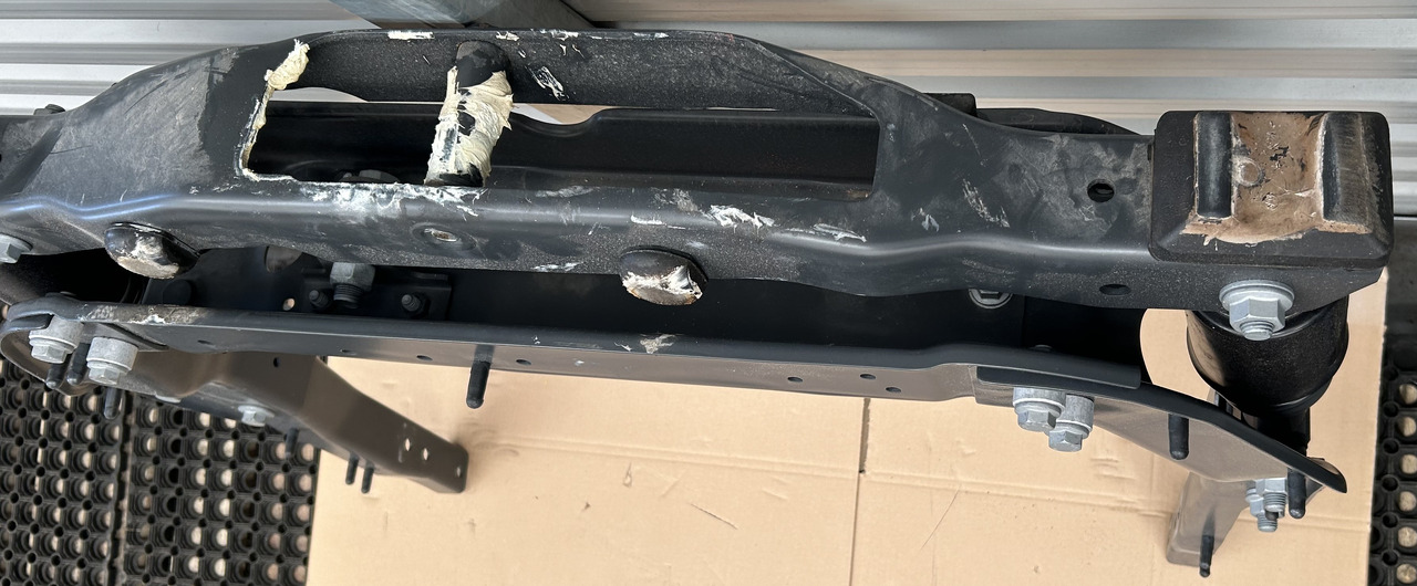 IVECO CABIN SUSPENSION REAR WITH SHOCK ABSORBERS S-WAY BRAND NEW - Oslanjanje kabine: slika 1 IVECO CABIN SUSPENSION REAR WITH SHOCK ABSORBERS S-WAY BRAND NEW - Oslanjanje kabine: slika 1