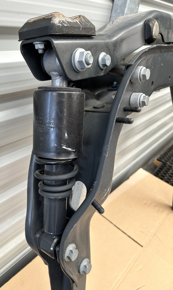 IVECO CABIN SUSPENSION REAR WITH SHOCK ABSORBERS S-WAY BRAND NEW - Oslanjanje kabine: slika 5 IVECO CABIN SUSPENSION REAR WITH SHOCK ABSORBERS S-WAY BRAND NEW - Oslanjanje kabine: slika 5
