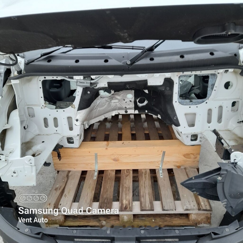 IVECO DAILY VII IVECO Daily VII 2019-2024 light - Kabina za Kamion: slika 5 IVECO DAILY VII IVECO Daily VII 2019-2024 light - Kabina za Kamion: slika 5
