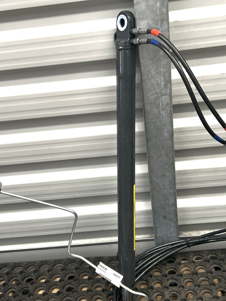 IVECO EUROCARGO 75E MLC CABIN LIFTING KIT - Hidraulični cilindar: slika 5 IVECO EUROCARGO 75E MLC CABIN LIFTING KIT - Hidraulični cilindar: slika 5