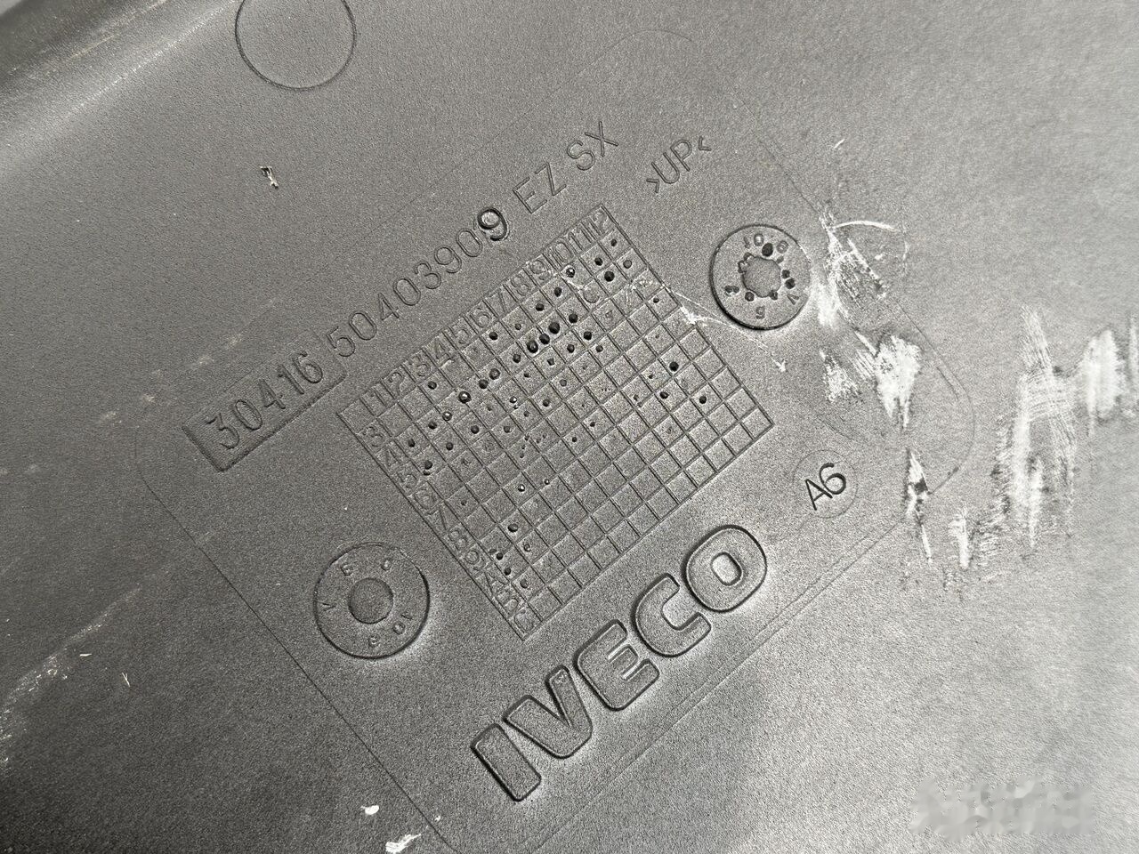 IVECO EUROCARGO LEFT 50403909 IVECO 50403909 - Prag za Kamion: slika 4 IVECO EUROCARGO LEFT 50403909 IVECO 50403909 - Prag za Kamion: slika 4