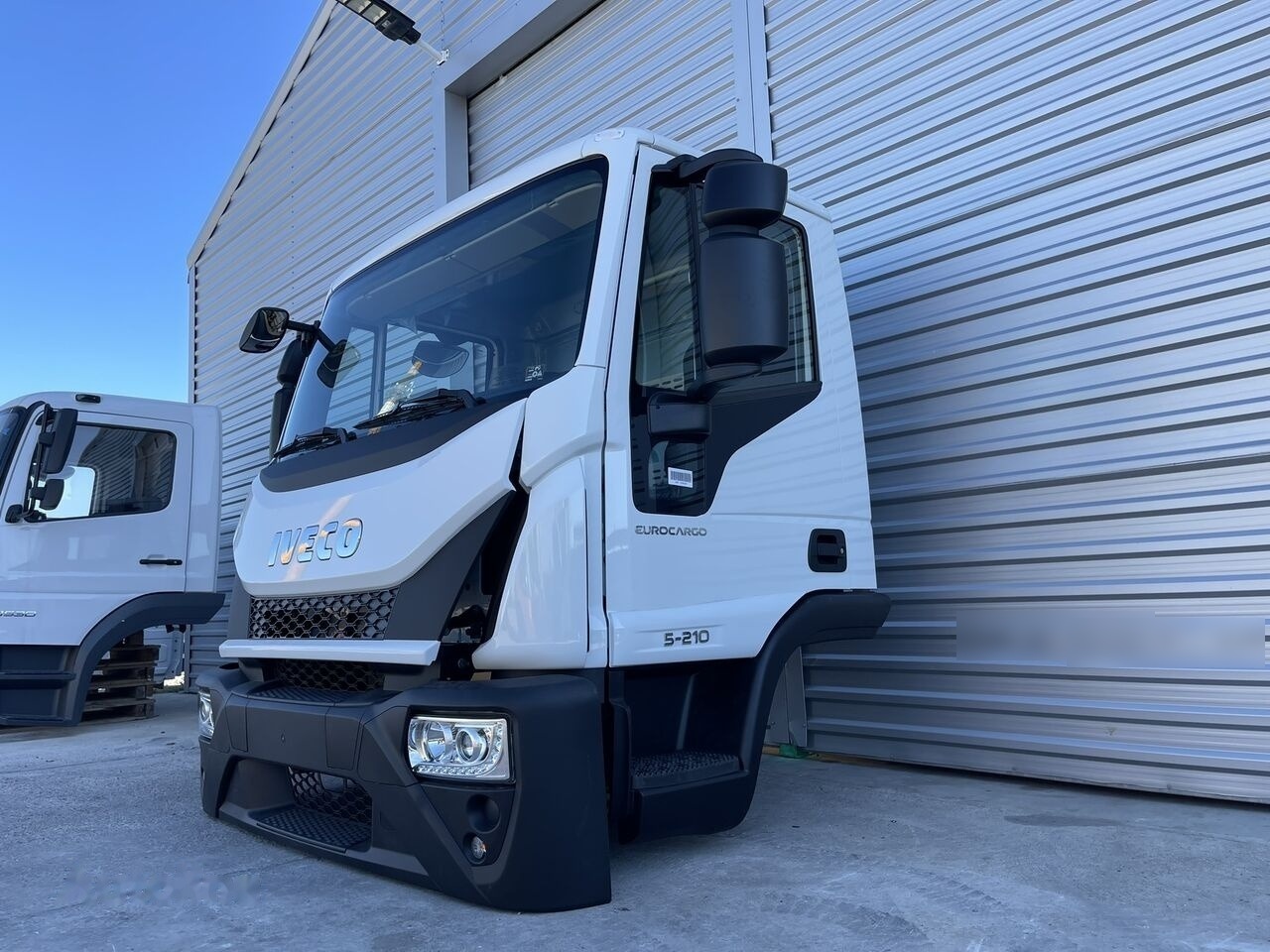 IVECO Eurocargo 75,120,150 for IVECO Eurocargo DAY cabine Fahrerhaus Cab - Kabina za Automobil: slika 3 IVECO Eurocargo 75,120,150 for IVECO Eurocargo DAY cabine Fahrerhaus Cab - Kabina za Automobil: slika 3