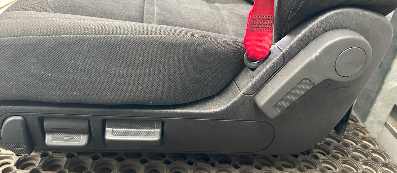 IVECO NEW SEAT IVECO S-WAY - Sedište: slika 2 IVECO NEW SEAT IVECO S-WAY - Sedište: slika 2
