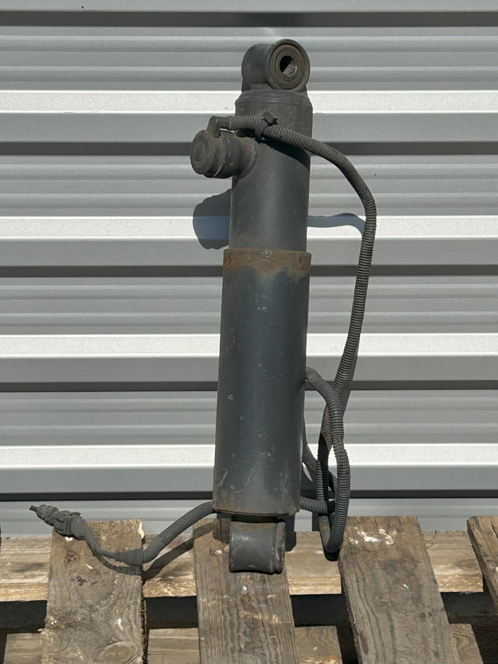 MERCEDES ACTROS MP4 SUSPENSION SHOCK ABSORBER - Amortizeri: slika 1 MERCEDES ACTROS MP4 SUSPENSION SHOCK ABSORBER - Amortizeri: slika 1