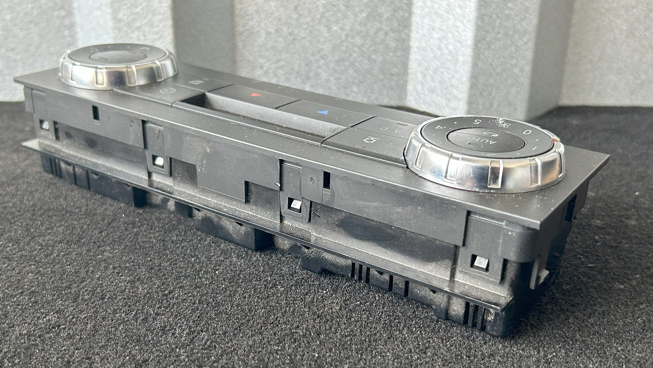 MERCEDES AIR CONDITIONING CONTROL PANEL AROCS MP4 - Deo klima uređaja: slika 4 MERCEDES AIR CONDITIONING CONTROL PANEL AROCS MP4 - Deo klima uređaja: slika 4