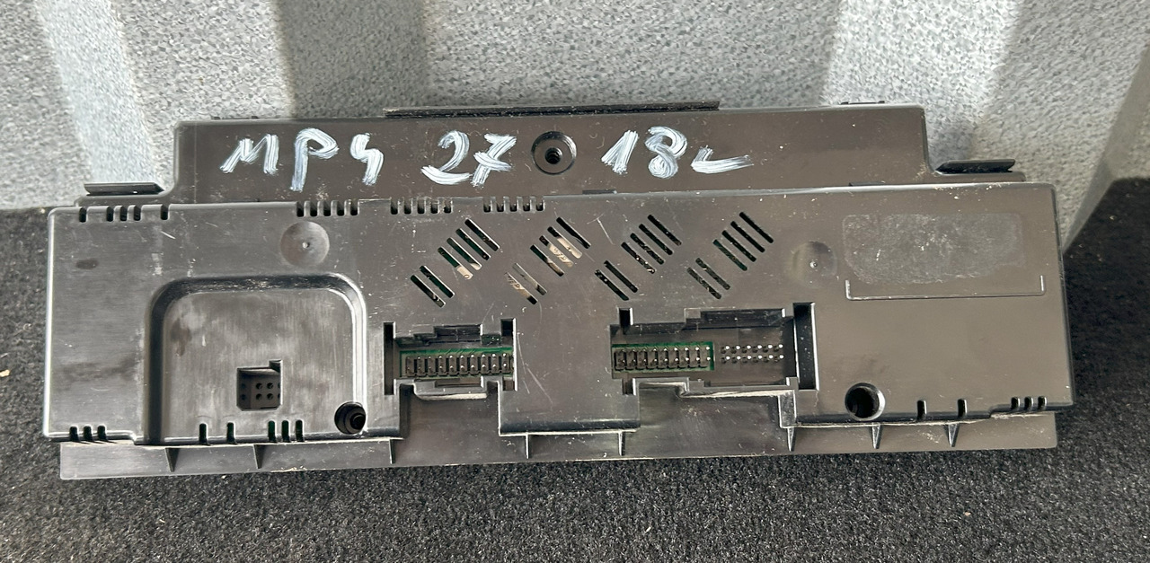MERCEDES AIR CONDITIONING CONTROL PANEL AROCS MP4 - Deo klima uređaja: slika 2 MERCEDES AIR CONDITIONING CONTROL PANEL AROCS MP4 - Deo klima uređaja: slika 2