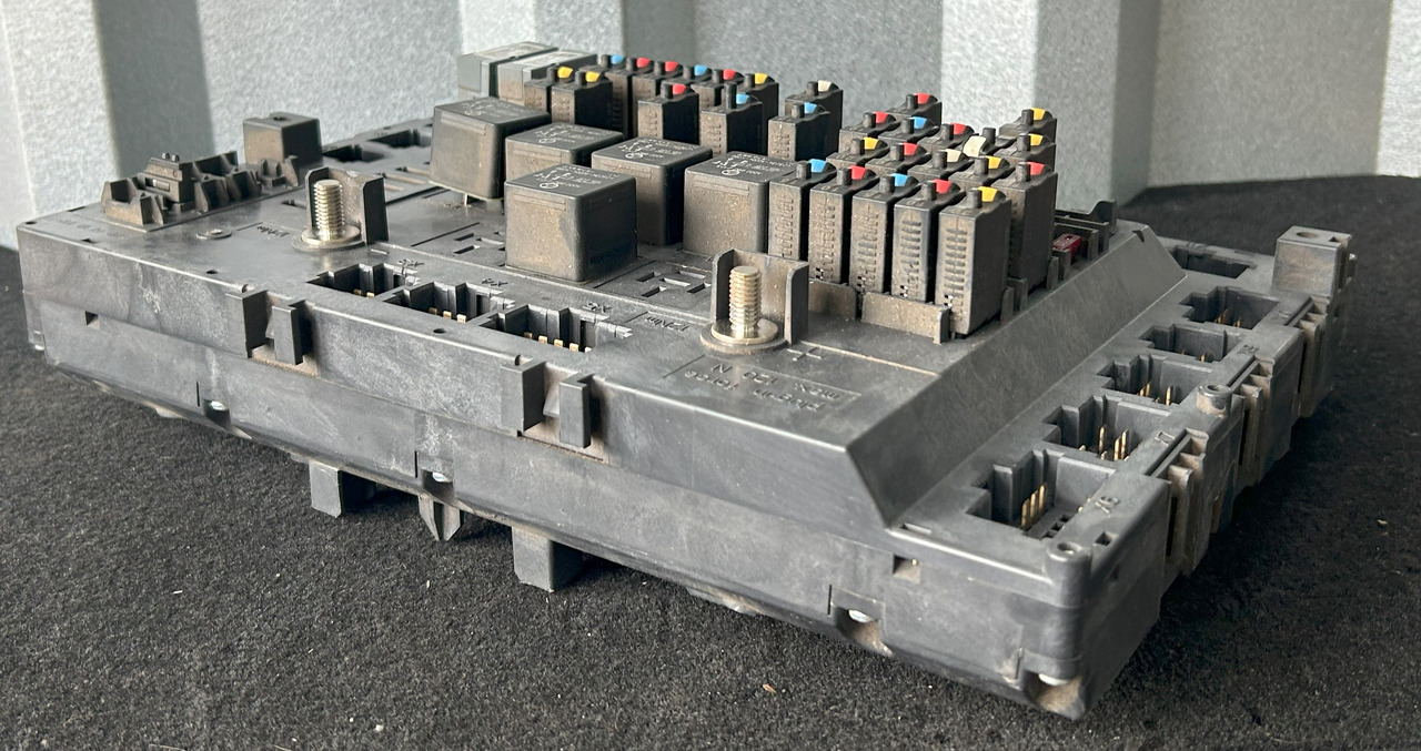 MERCEDES AROCS MP4 A FUSE MODULE SAM - Osigurač: slika 4 MERCEDES AROCS MP4 A FUSE MODULE SAM - Osigurač: slika 4