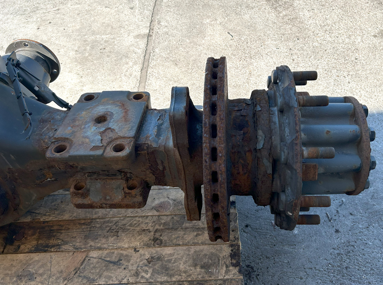 MERCEDES AXLE + HUBS R440-13,0 2,733 ACTROS MP4 - Zadnja osovina: slika 4 MERCEDES AXLE + HUBS R440-13,0 2,733 ACTROS MP4 - Zadnja osovina: slika 4