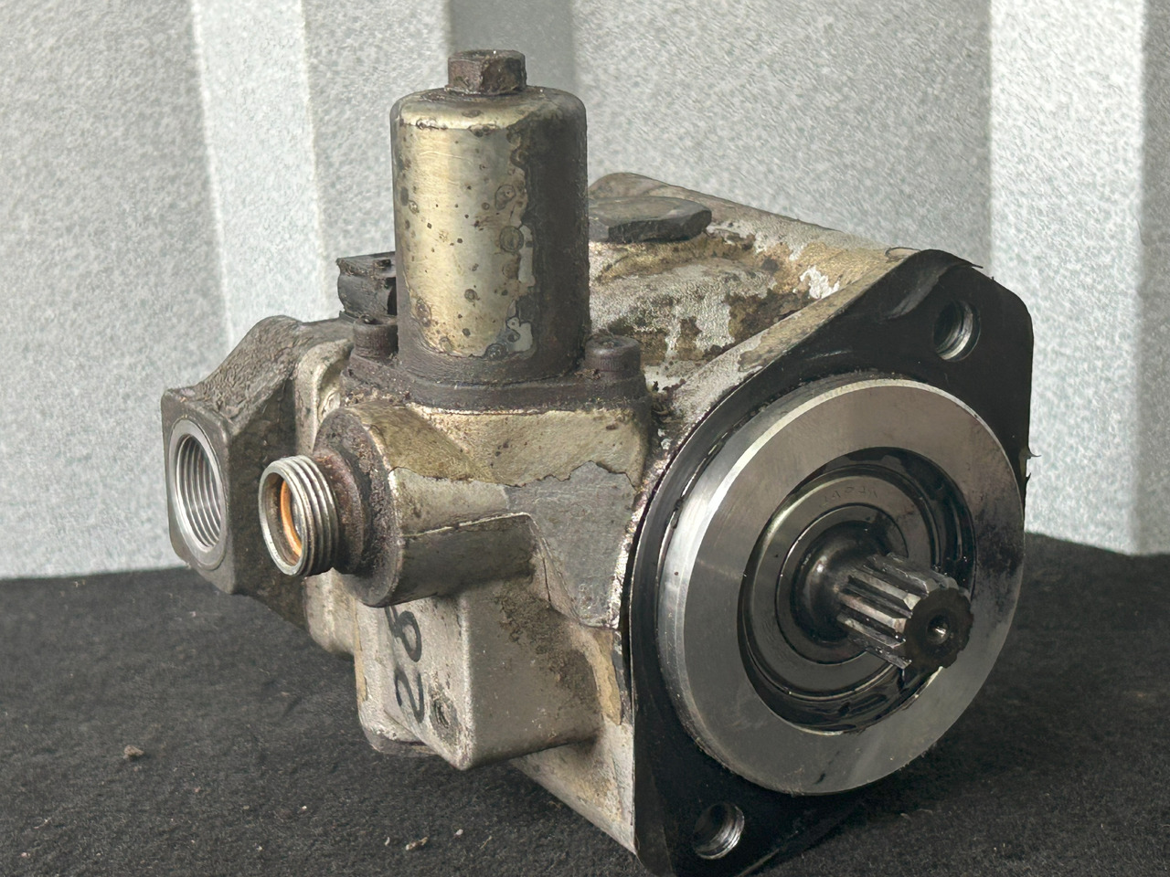 MERCEDES-BENZ ACTROS MP4 POWER STEERING PUMP - Upravljačka pumpa za Kamion: slika 1 MERCEDES-BENZ ACTROS MP4 POWER STEERING PUMP - Upravljačka pumpa za Kamion: slika 1