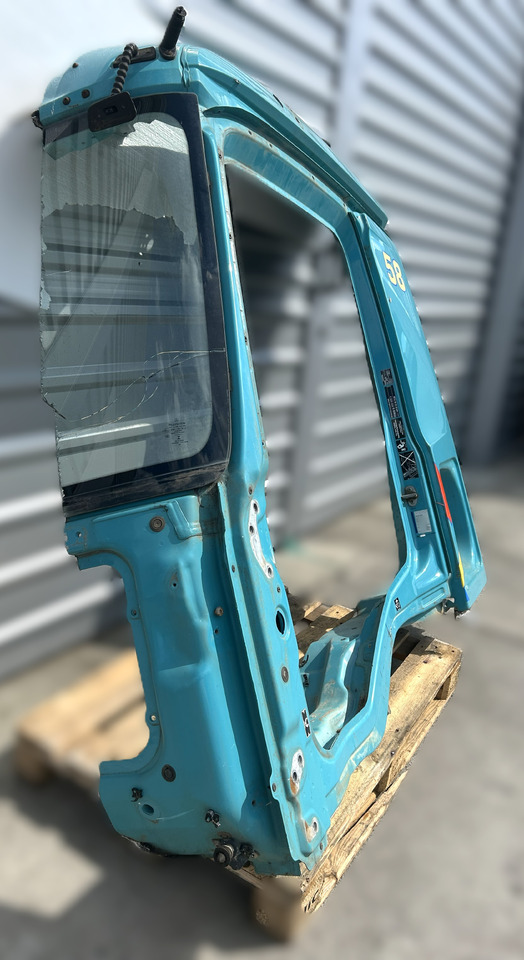 MERCEDES-BENZ AROCS MP4 LEFT SIDE QUARTER PANEL M CLASSIC SPACE - Kabina: slika 3 MERCEDES-BENZ AROCS MP4 LEFT SIDE QUARTER PANEL M CLASSIC SPACE - Kabina: slika 3